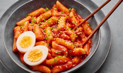  Ddeokbokki: ¡Un festín picante y dulce que te dejará pidiendo más!