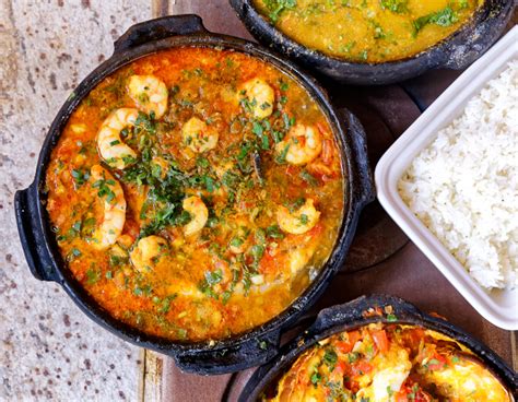 Moqueca Capixaba: Un Plato Delicioso Que Combina El Aroma A Mar Con Una Salsa Cremosa Y Picante