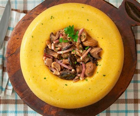  Polenta con Funghi: ¡Una explosión de sabores terrosos en cada bocado!